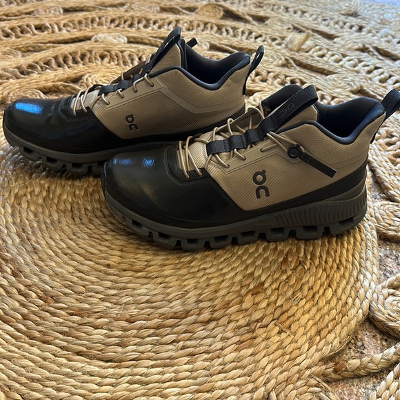 sold on Ⓜ️: NEW On Cloud Hi Sneaker sz 7 *sold out colorway* - Picture 3 of 6